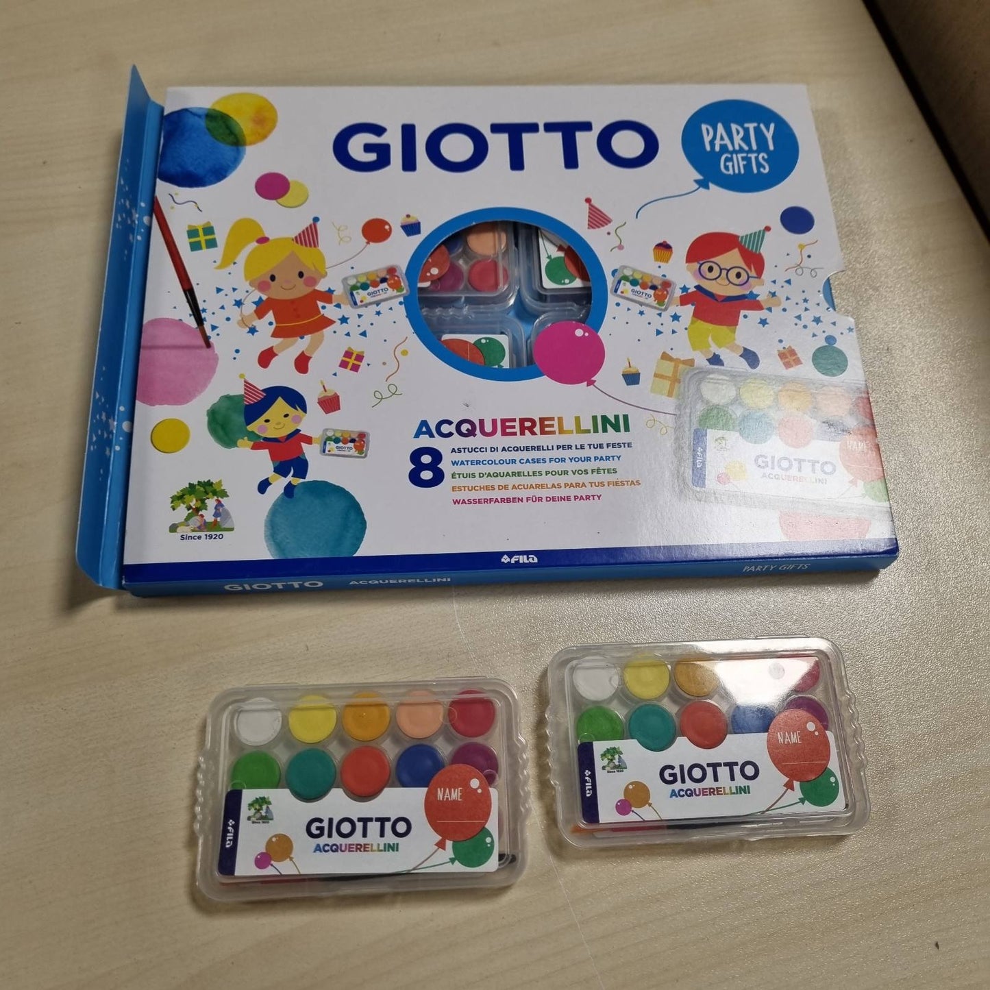 266924 - GIOTTO Dhurata për Festa - Pako me 8 akuarele, 15 tableta