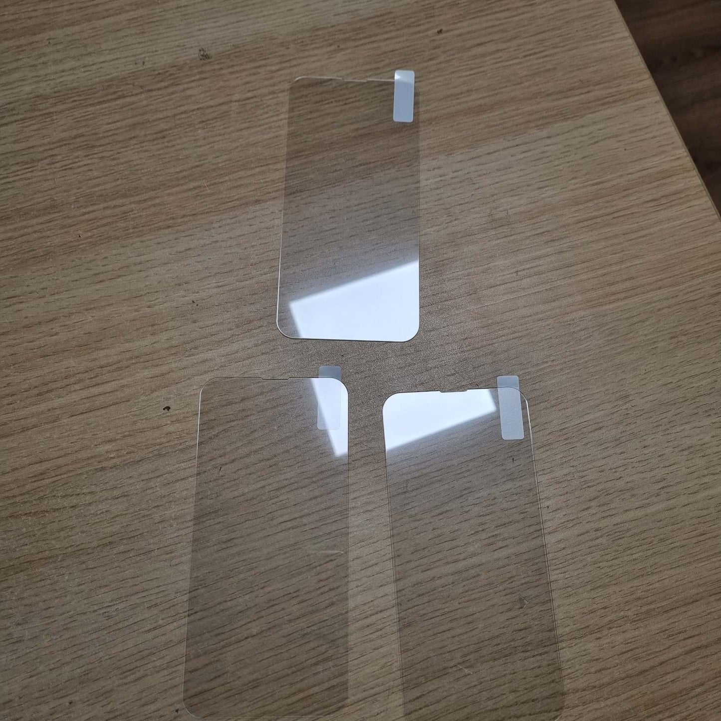 267303 - NEW'C Mbrojtës Ekrani 3 copë qelqi të temperuar për iPhone 16e (6.1 inç), Fortësi 9H, 0.33 mm