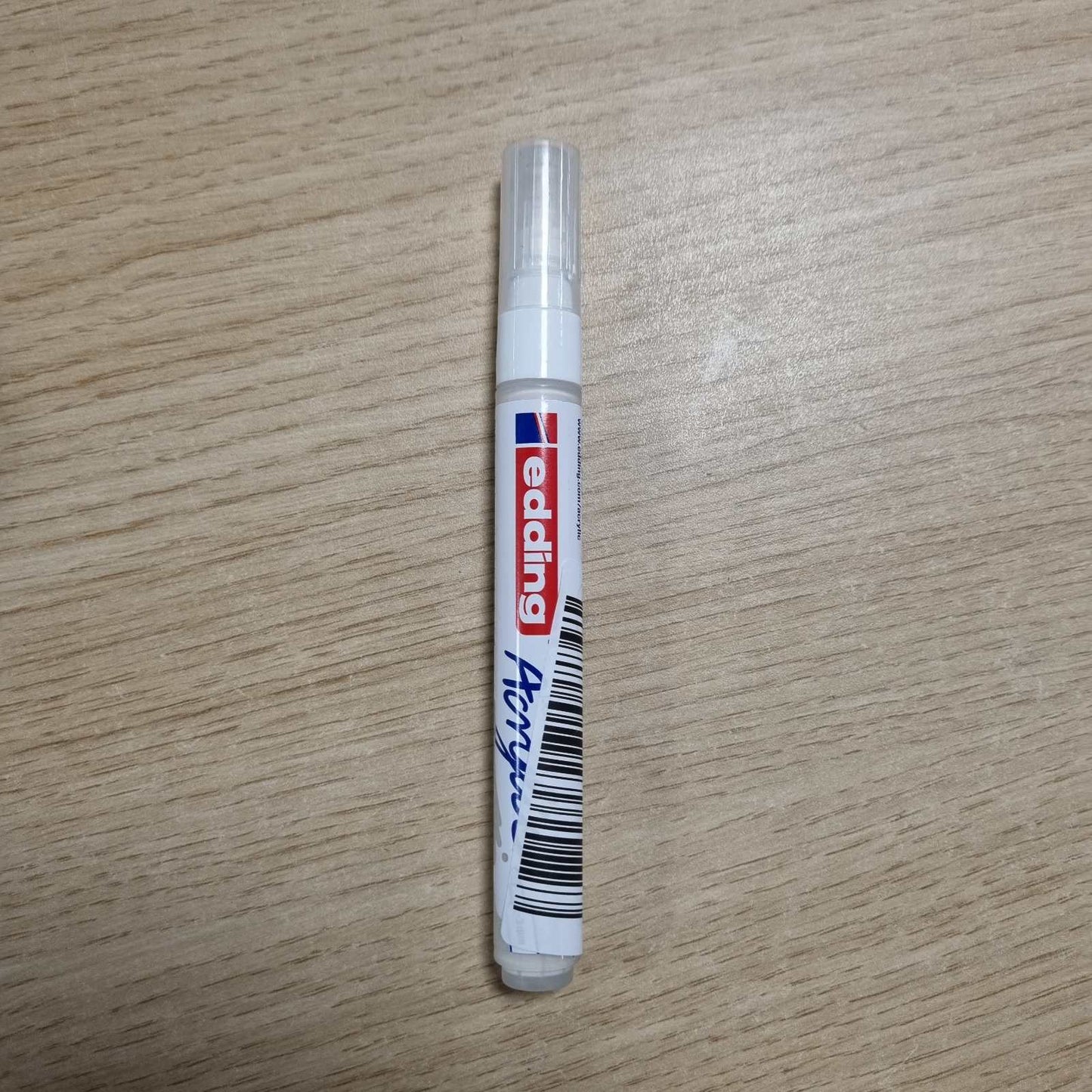 267476 - EDDING - 5100 Medium - Stilolaps akrilik i papërshkueshëm nga uji - Majë e rrumbullakët 2-3 mm - Ngjyra akrilike për pikturë në kanavacë, letër pikturimi dhe dru (e bardhë mat)