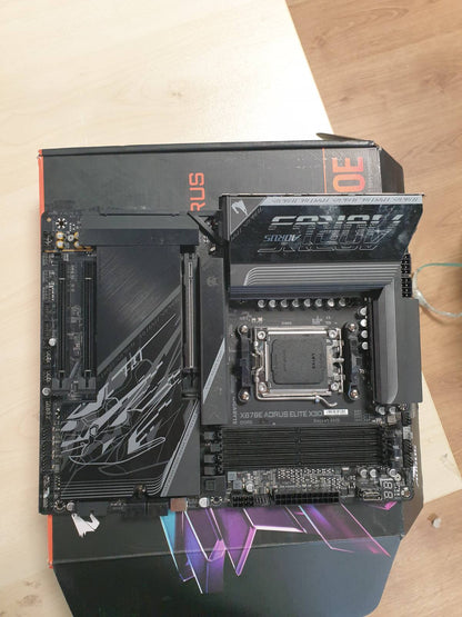 267526 - GIGABYTE Pllakë amë X870E AORUS Elite X3D, AMD AM5 LGA 1718 ATX, Mbështet procesorët AMD Ryzen 9000/8000/7000, DDR5, 4x M.2, PCIe 5.0, WiFi 7, 5GbE