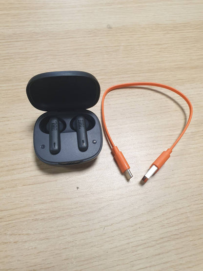267788 - JBL WAVE FLEX 2, kufje Bluetooth True Wireless, 40 orë kohë dëgjimi, JBL Pure Bass, teknologji Smart Ambient, IP54 rezistente ndaj ujit dhe pluhurit, lidhje me shumë pika, ngjyrë e zezë