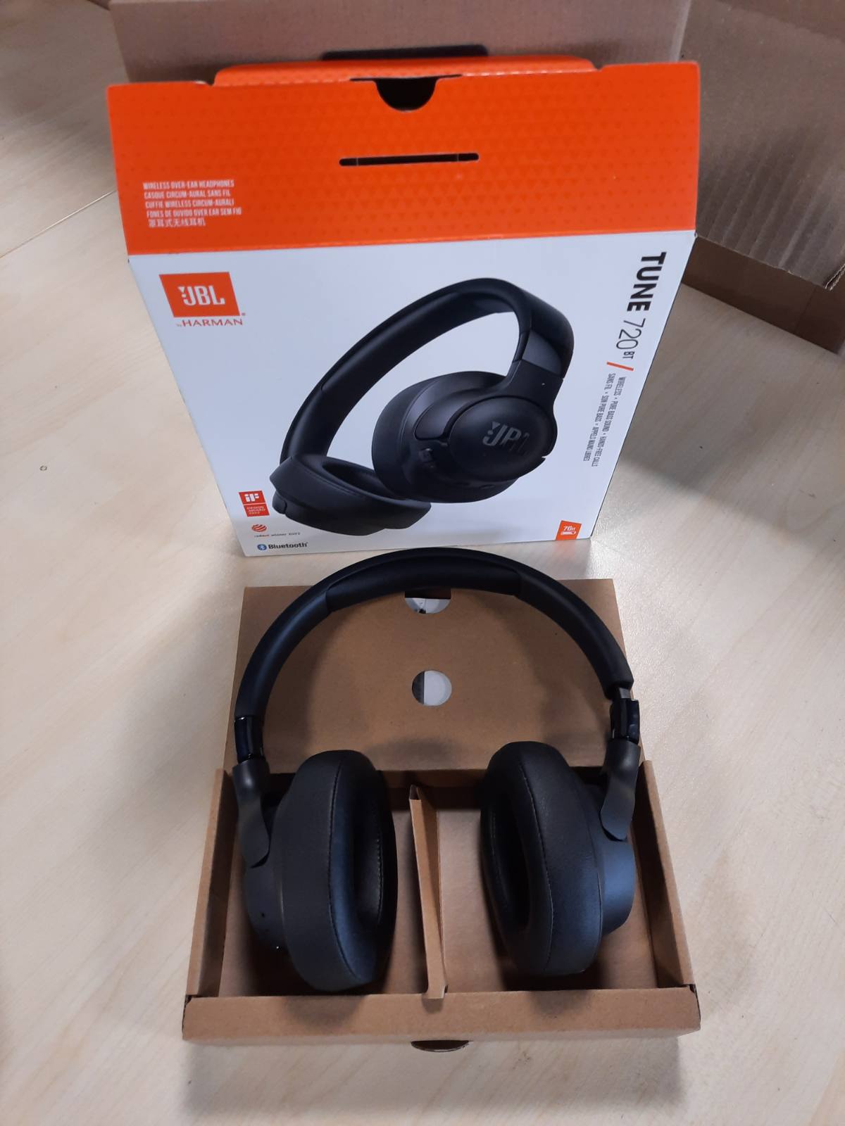 267795 - JBL TUNE 720BT, kufje pa tel në vesh, ngjyrë e zezë, JBL Pure Bass, Bluetooth 5.3, thirrje pa duar, kabllo audio, 76 orë jetëgjatësi baterie
