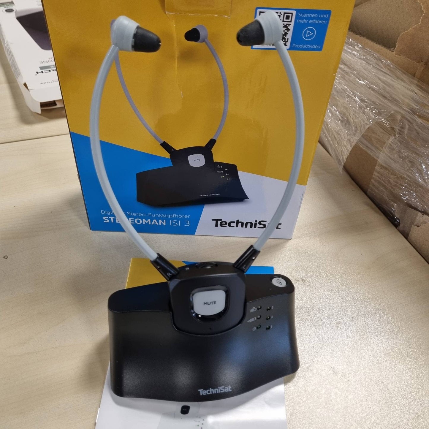 267821 - TECHNISAT STEREOMAN ISI 3 - kufje stereo pa tel për televizorë dhe sisteme muzikore me stacion docking, të zeza