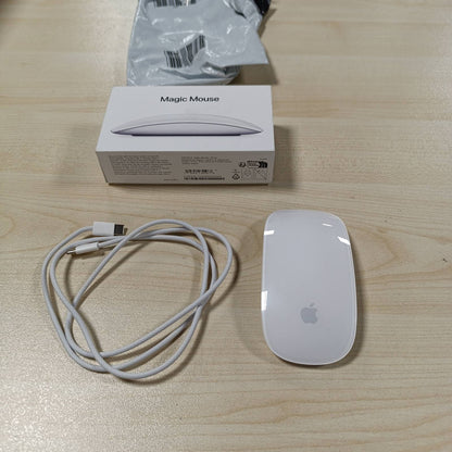 267888 - APPLE Magic Mouse, Bluetooth, i rikarikueshëm, i pajtueshëm me Mac ose iPad, E bardhë, sipërfaqe me shumë prekje (USB-C)