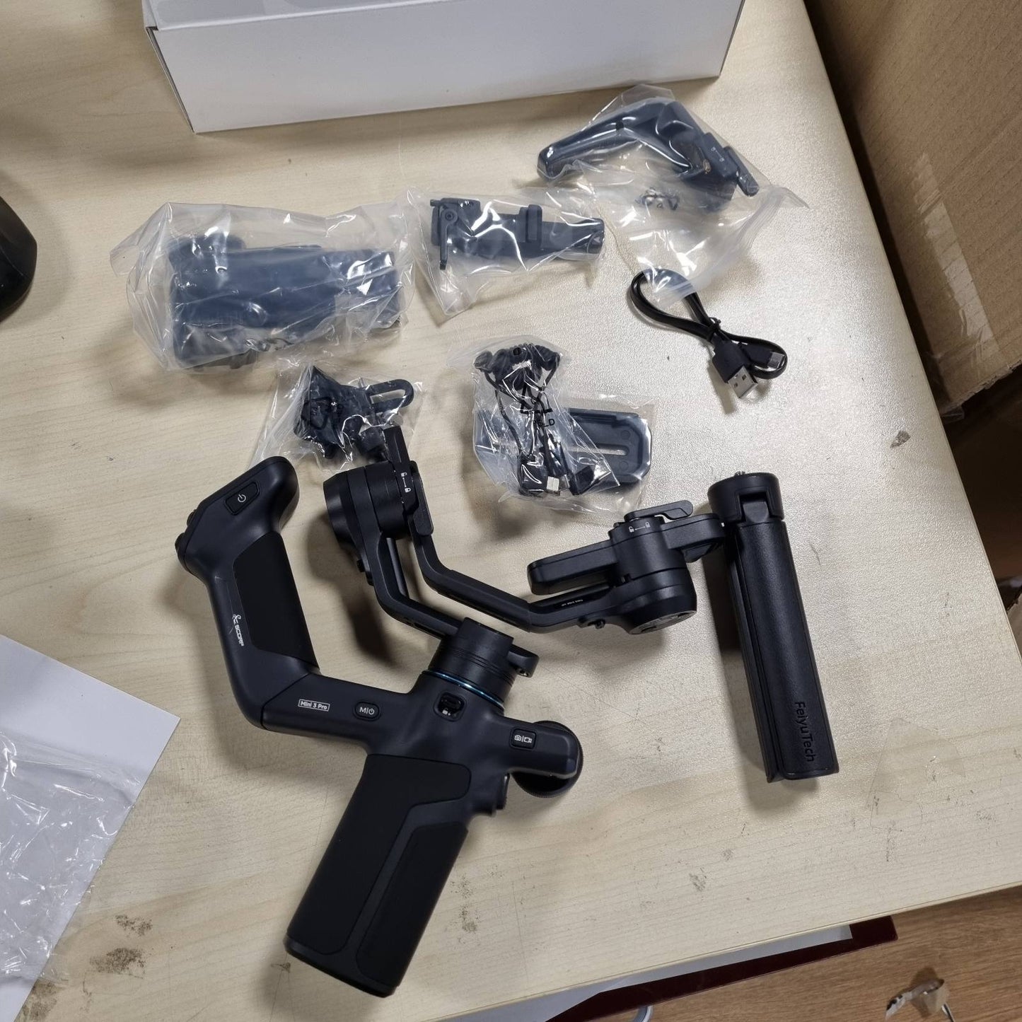 267996 - FEIYUTECH Stabilizues Kamere Gjithëpërfshirës me 3 Akse SCORP Mini-3 PRO, Stabilizues Portativ i Gimbalit me Sensor Ndjekjeje të Integruar AI