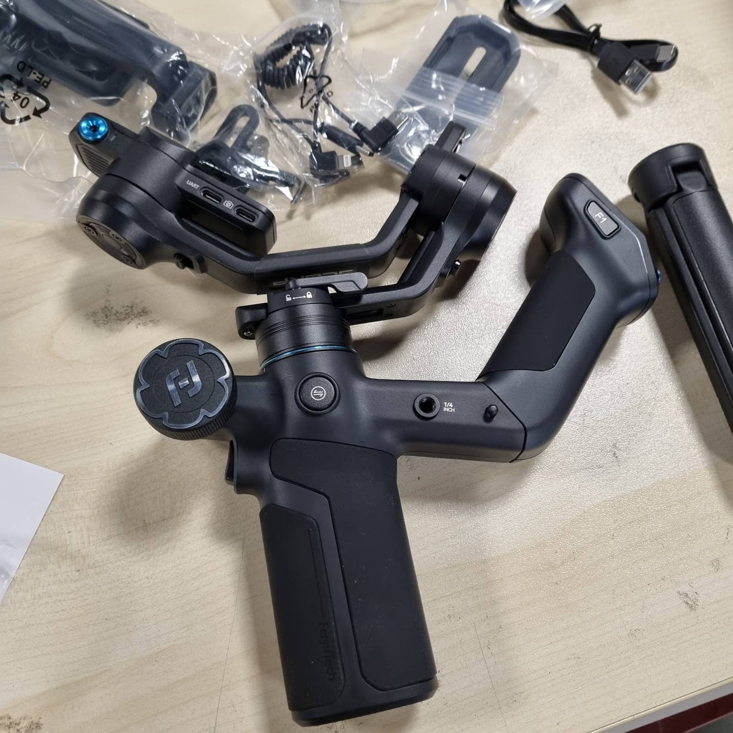 267996 - FEIYUTECH Stabilizues Kamere Gjithëpërfshirës me 3 Akse SCORP Mini-3 PRO, Stabilizues Portativ i Gimbalit me Sensor Ndjekjeje të Integruar AI