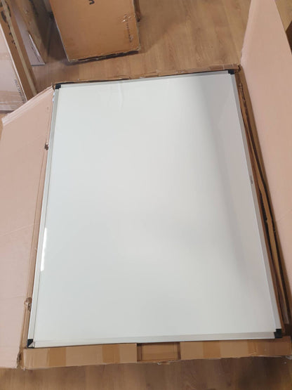 268027 - AMAZON BASICS Tabelë e Bardhë Magnetike me Tabakë Lapsash, Fshirje e Tharë, Kornizë Alumini, 120 x 90 cm, Montim në Mur