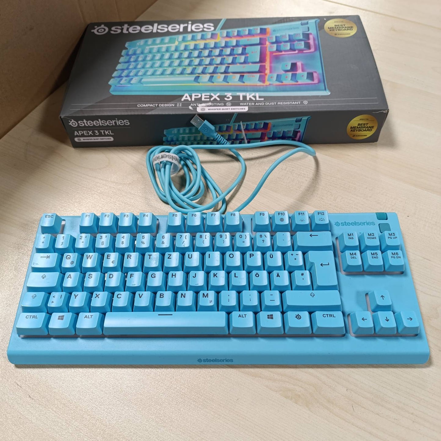 268038 - STEELSERIES Apex 3 TKL Aqua RGB, Tastierë për Lojëra, Forma kompakte pa 10 çelësa, Ndriçim RGB 8 zona, Rezistent ndaj ujit dhe pluhurit, Çelësa shumë të qetë, QWERTZ