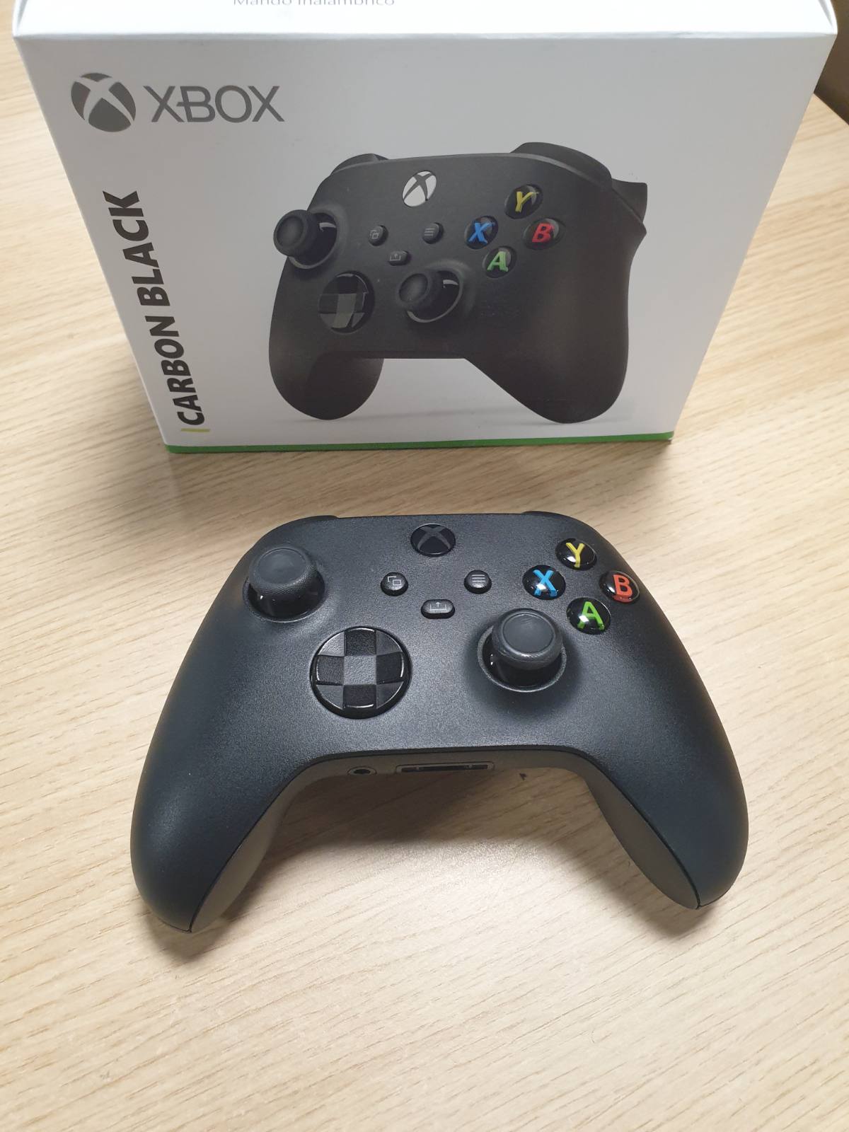 268044 - XBOX Live pa Fil, Carbon Black, Pajtueshëm me Series X, Series S, One, Windows 10 dhe 11, Android, iOS
