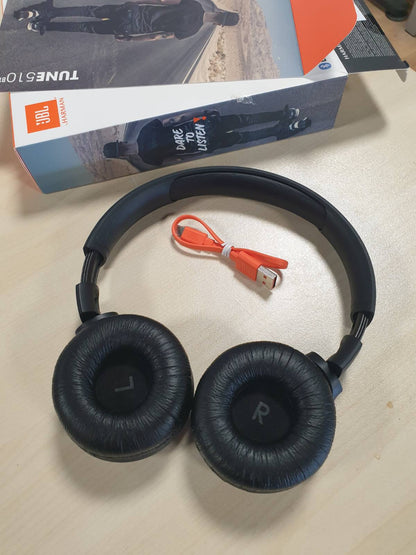 268110 - JBL Tune 510 BT – Kufje Bluetooth On-Ear – Të zeza – Kufje të palosshme – Jetëgjatësi e baterisë deri në 40 orë