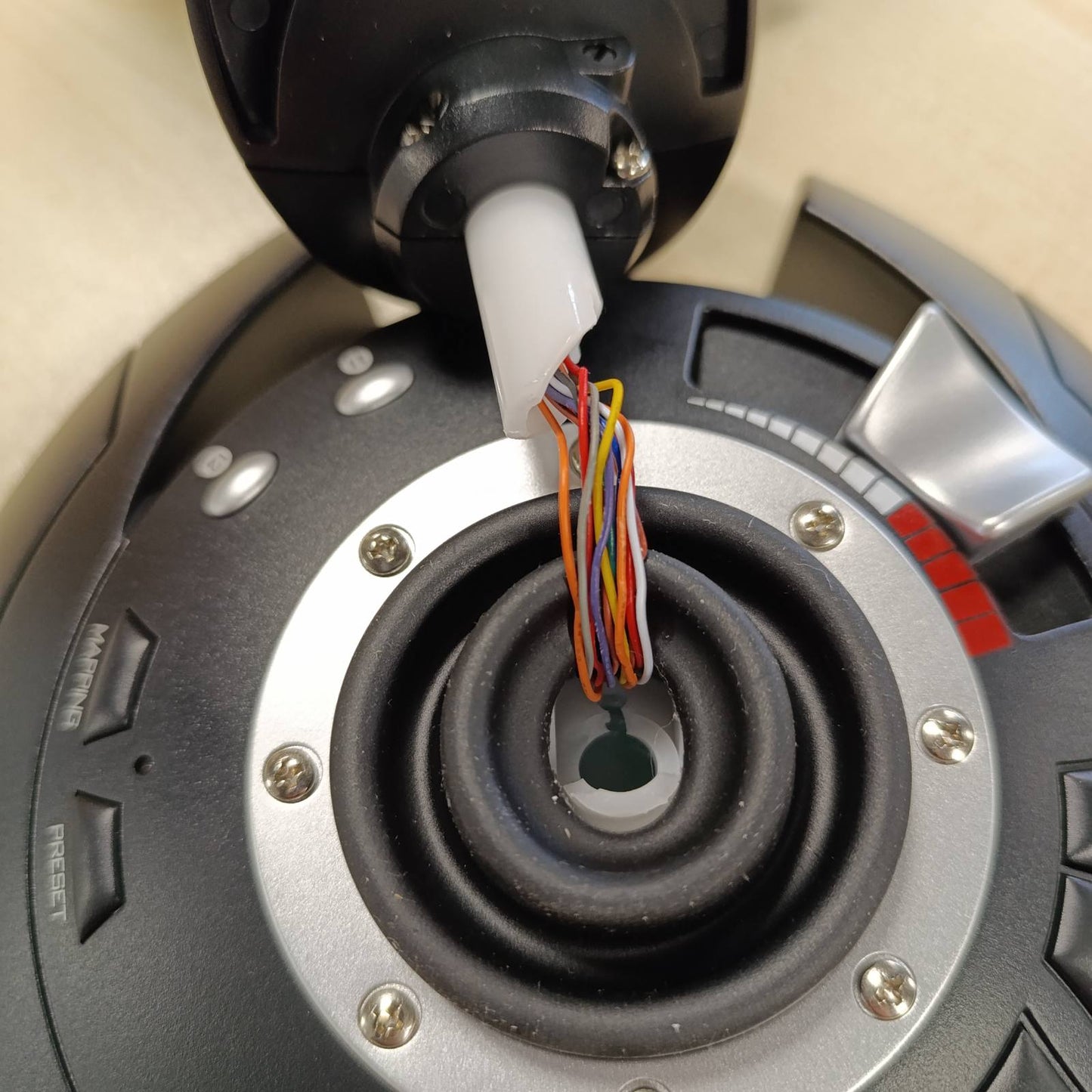 268136 - THRUSTMASTER T.Flight Stick X Joystick për PC, Plug & Play, Ergonomik, Timon rrotullues, Shkrepëse të shpejtë