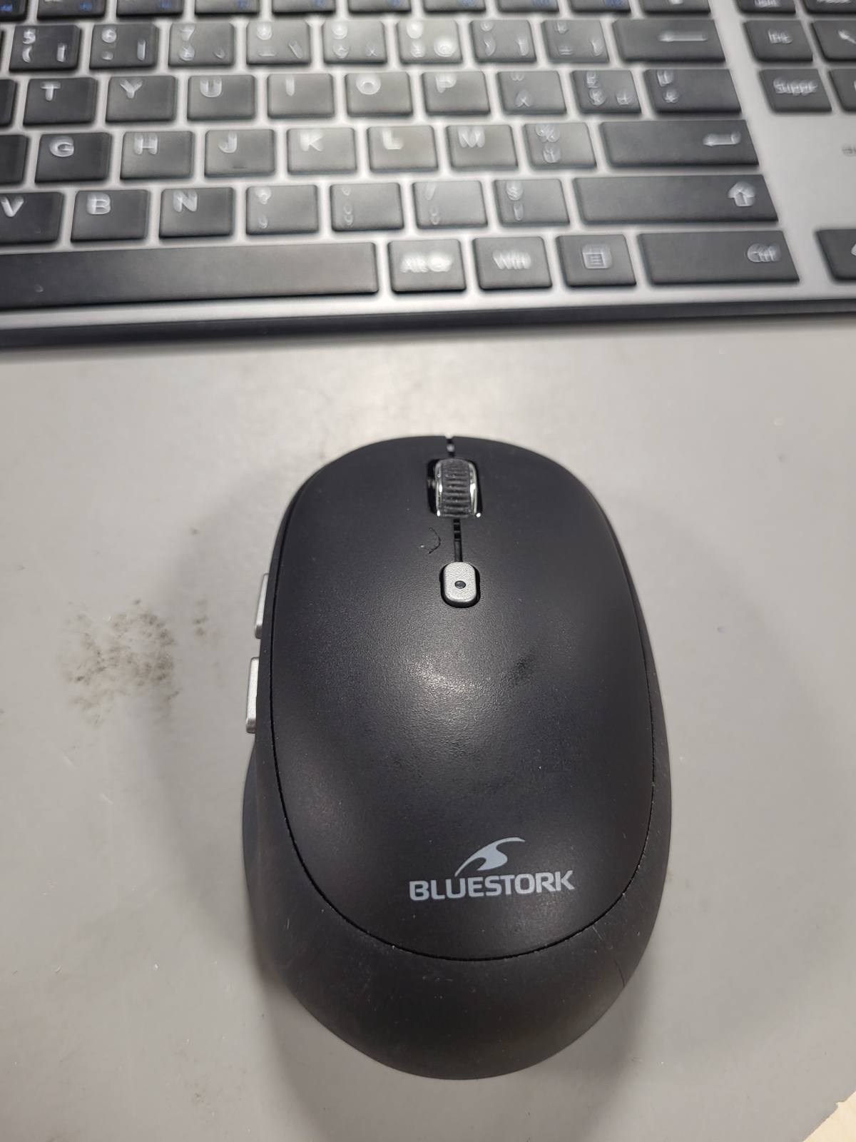 268157 - BLUEELEMENT Pako Tastiere dhe Mausi Pa Tel Grapheme, Pa Tel me Smart Dongle, Klikime të Heshtura, Dizajn Ultra i Hollë, Ergonomik, I Rikarikueshëm, AZERTY FR, E Zezë