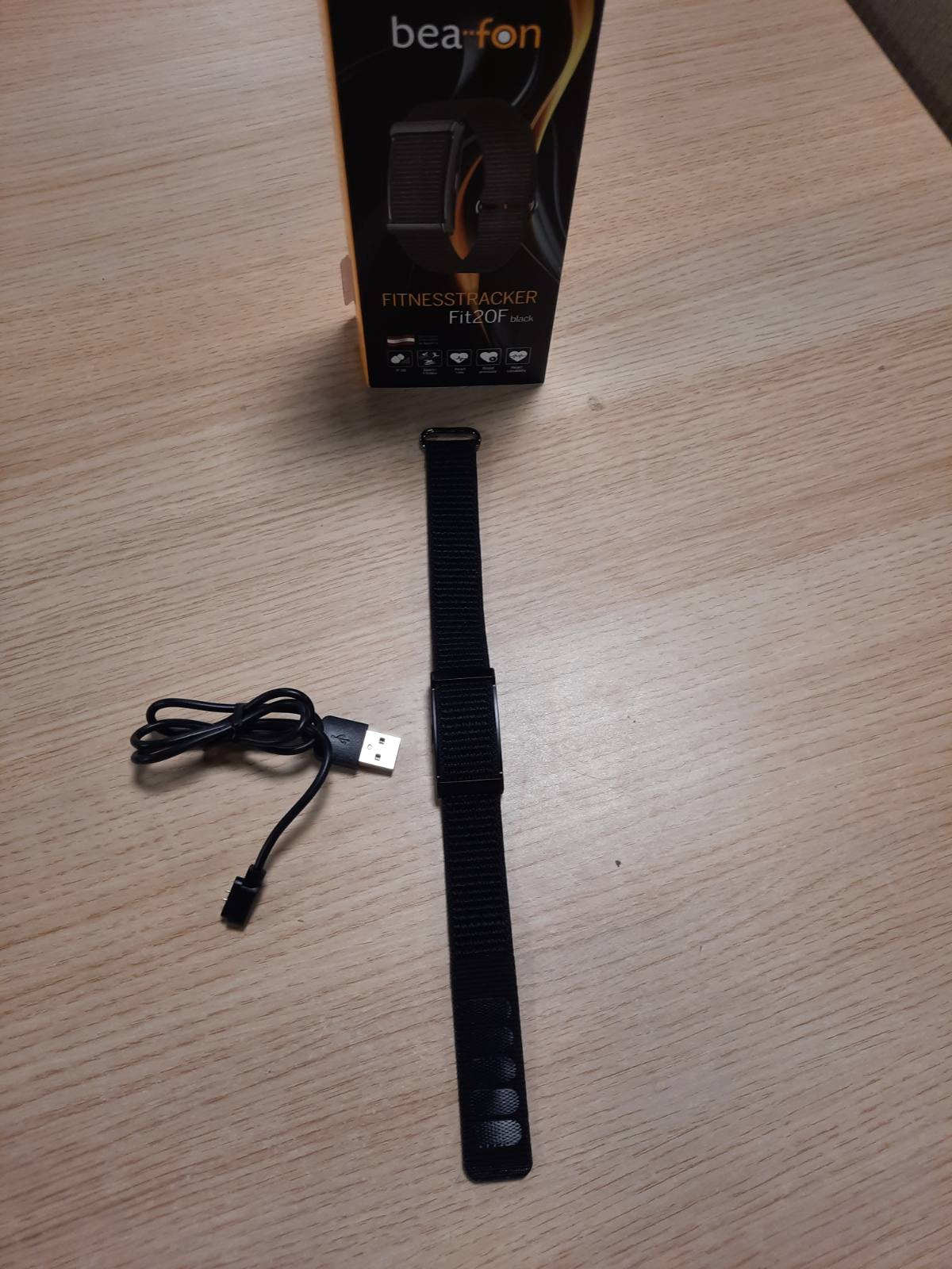 268253 - Beafon Gjurmues Fitnesi, Rrip Fitnesi, Fit20F, Pedometër, Modaliteti Sportiv 100+, Konsumi i Kalorive, Presioni i Gjakut, Rrahjet e Zemrës, Oksigjeni në Gjakë, Matja e Stresit, Gjurmimi i Gjumit, IP68, E Zezë