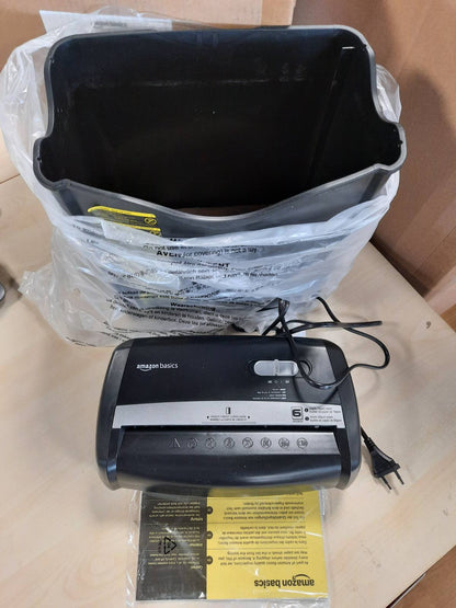 268262 - Amazon Basics Shredder Letre/Kartash Krediti, Prerje Kryq 5-6 Fletësh, Ngjyrë e Zezë