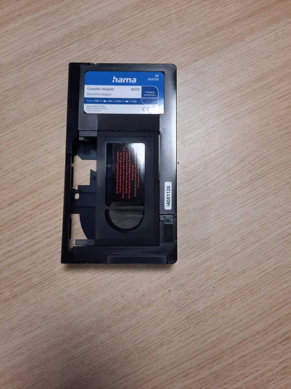 268342 - HAMA Përshtatës kasete VHS-C/VHS, konvertues video, 6 mm, jo i pajtueshëm me 8 mm/MiniDV/Hi8, i zi