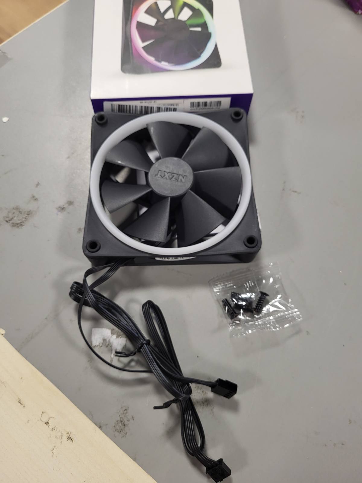 268410 - NZXT F120 RGB VENTILATOR, PWM 120 mm, ftohje pa zhurmë, RF-R12SF-B1, i zi