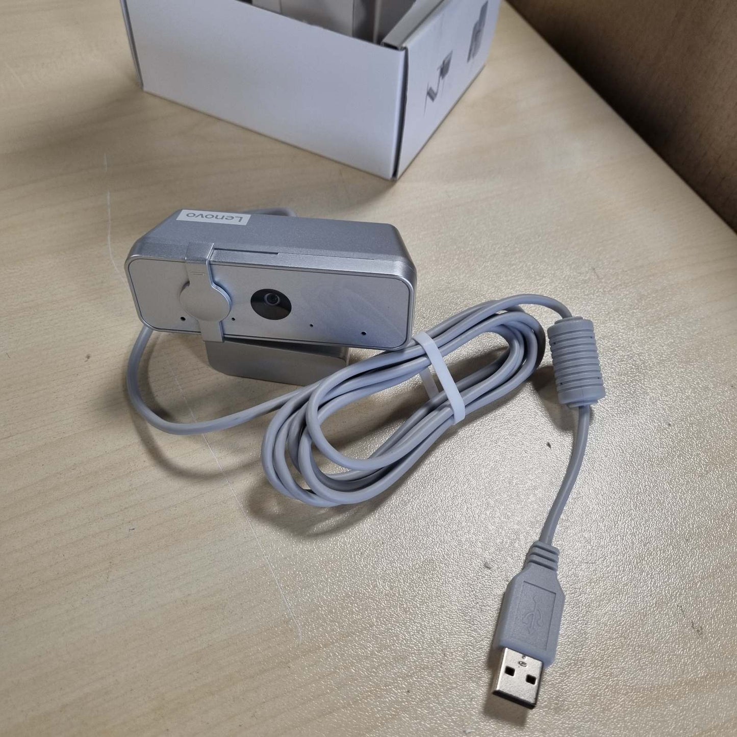 268526 - LENOVO Kamerë Uebi 310 FHD e Bardhë