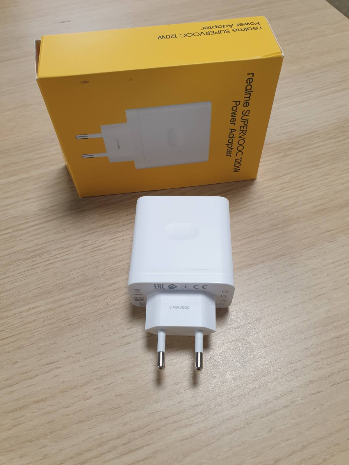 268548 - realme Adaptor energjie SUPERVOOC 120W, i bardhë