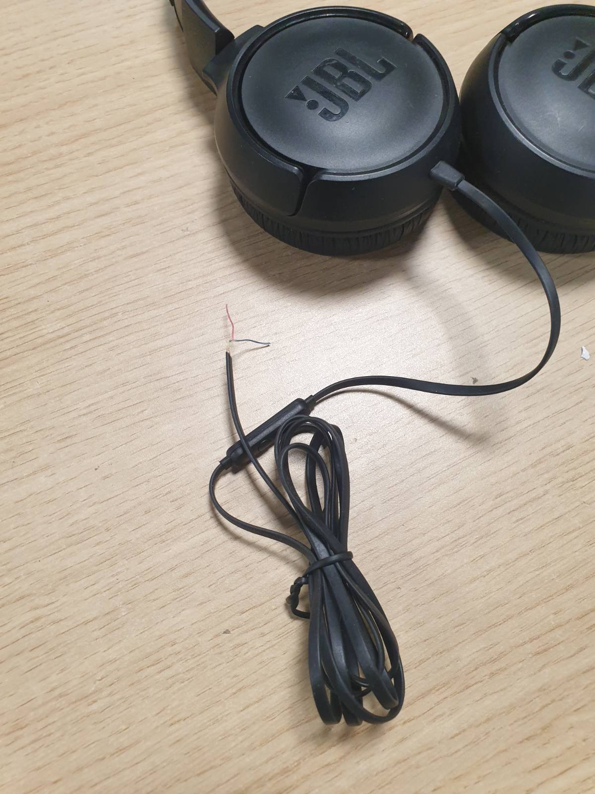 268631 - JBL T500BLK, Kufje me tela, kabllo të sheshtë kundër ngatërrimit