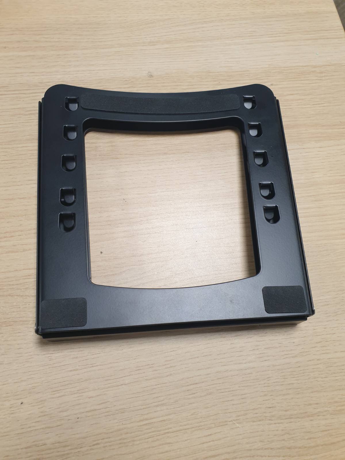 268654 - DIGITUS Mbështetëse Laptopësh - 5 Pozicione të Rregullueshme, për laptopët 10" deri në 15", Çelik i Fortë, e zezë