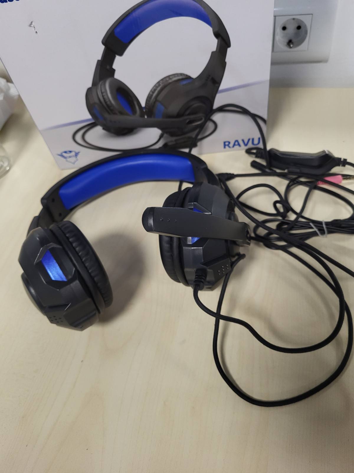 268716 - TRUST Kufje Gaming GXT 307B Ravu për Playstation 4 (PS4) dhe Playstation 5 (PS5) me Mikrofon të Rregullueshëm dhe Shirit Koke, Kabllo 2m - Blu