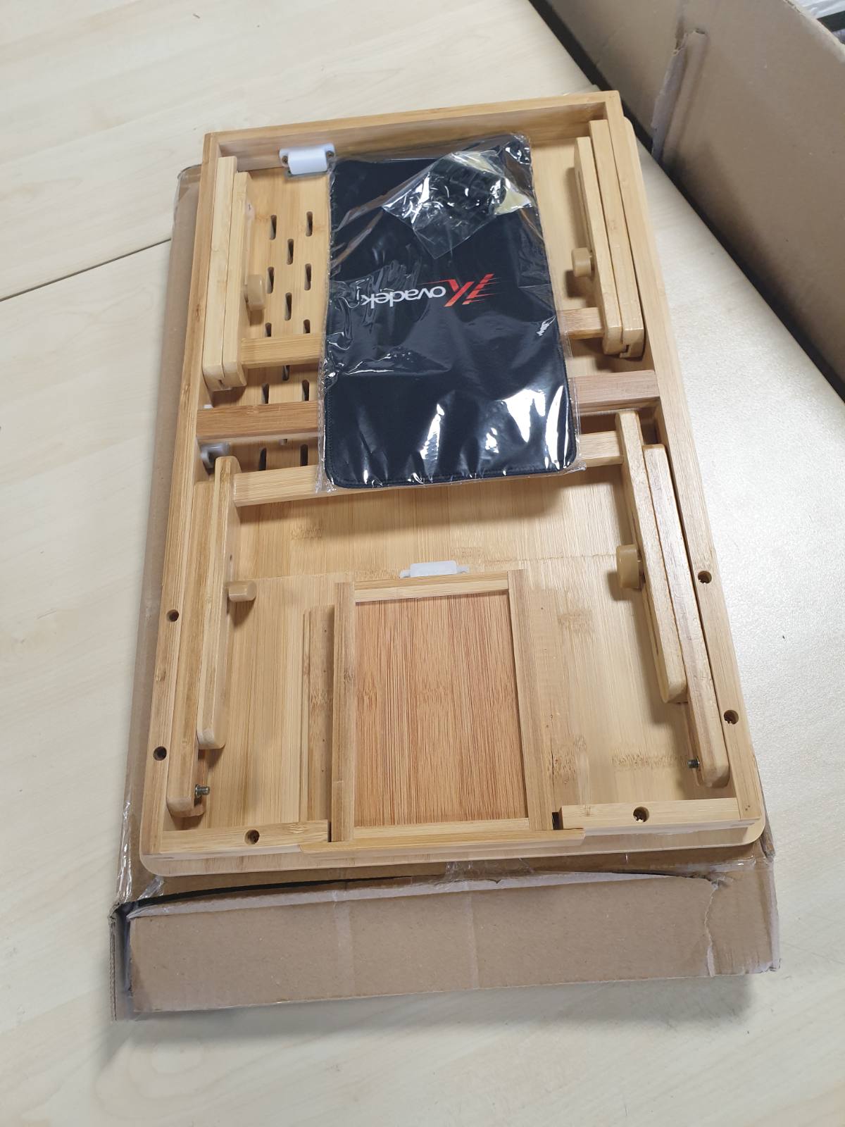 268728 - MOVADEK Tavolinë për Laptop – Tavolinë e Rregullueshme prej Bambuje me Sirtar, Maus Jastëk dhe Organizues Kabllosh – Tavolinë Laptop e Palosshme për Shtrat dhe Divan
