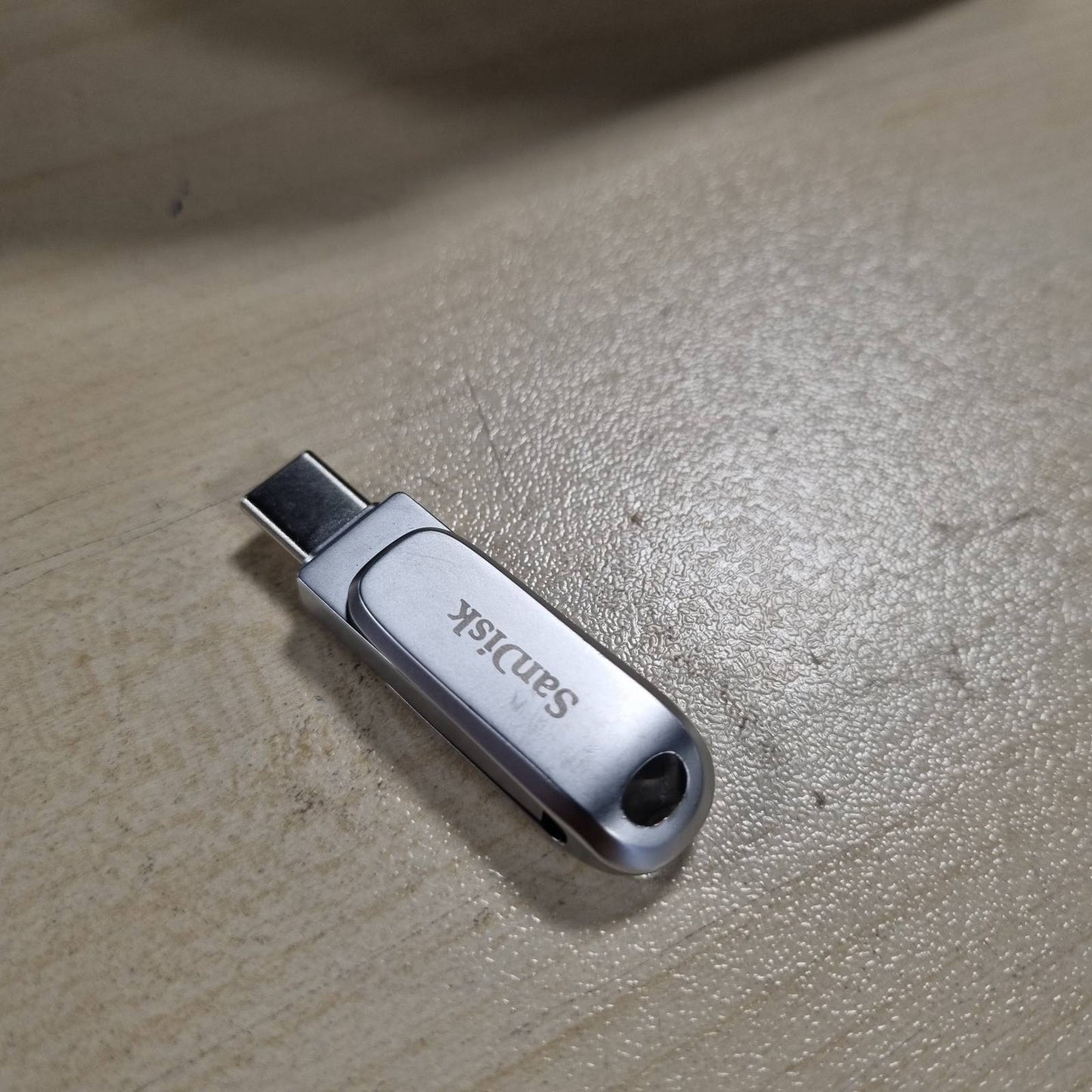 268755 - SANDISK Ultra Dual Drive Luxe USB Type-C & Type-A, 64 GB, USB 3.2 Gen 1, lexim 400 MB/s, dizajn i rrotullueshëm