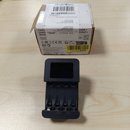 268899 - AMAZON BASICS Karikues baterie dixhital inteligjent për 4 bateri AA/AAA, i zi
