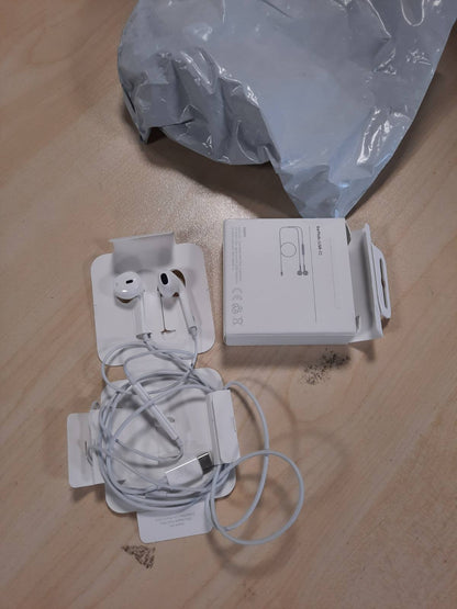 268942 - APPLE Kufje USB-C