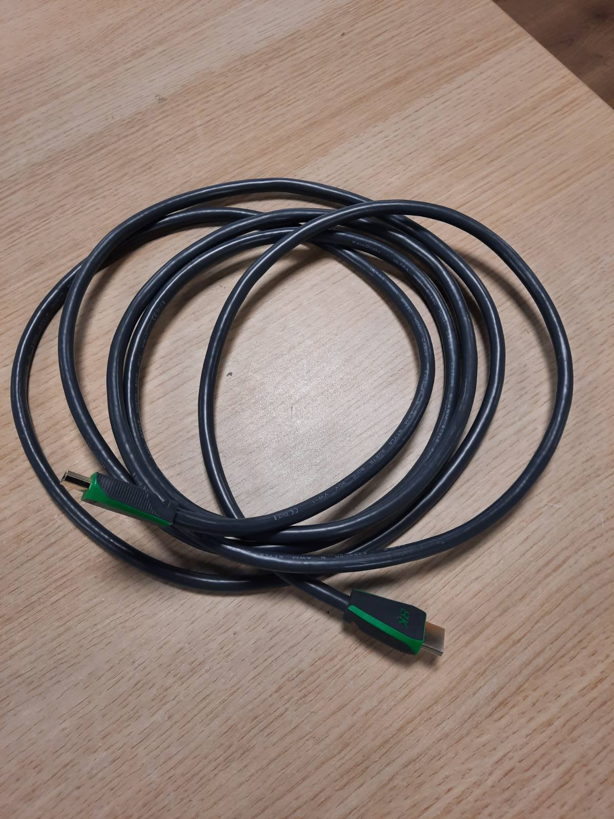 268943 - KABELDIREKT Kabllo për Lojëra HDMI 2.1 8K e Certifikuar, 3m, Shpejtësi Ultra e Lartë, 48G për 10K dhe 144Hz në 4K, Ideale për PS5/Xbox dhe PC Lojërash, Monitor/TV, Gri