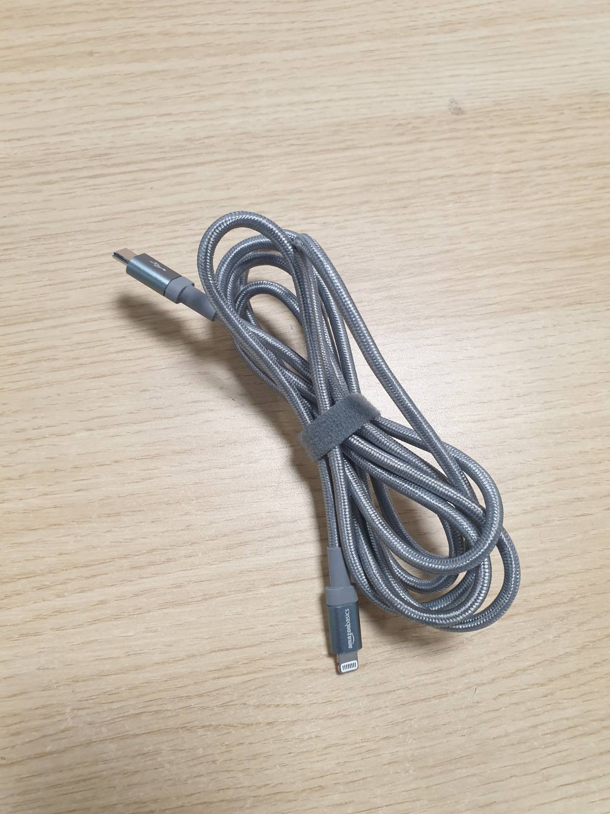269059 - AMAZON BASICS Kabllo USB-C në Lightning prej najloni të endur, Karikues i çertifikuar MFi për iPhone 13/12/11/X/XS/XR/8, Gri e errët, 1.8 m