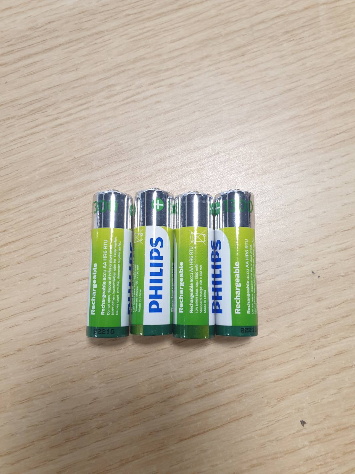 269137 - PHILIPS Bateri të rikarikueshme AA - Pako me 4 - NiMH - 1300 mAh - deri në 1000 karikime