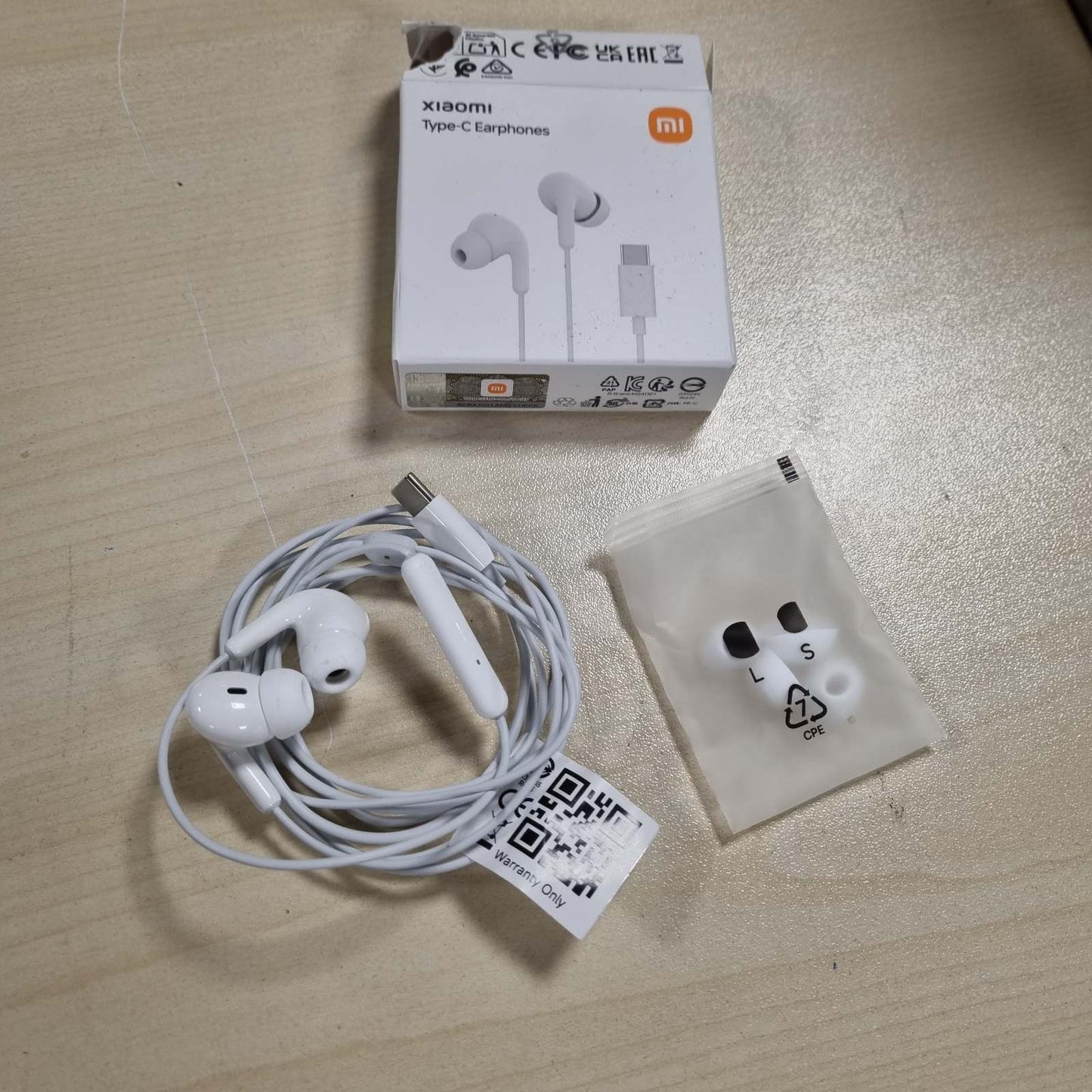 269247 - XIAOMI Kufje Type-C në vesh, zë cilësor, altoparlantë 12.4 mm, mikrofon HD, dizajn ergonomik, kontroll kabllor me tre butona, IP54