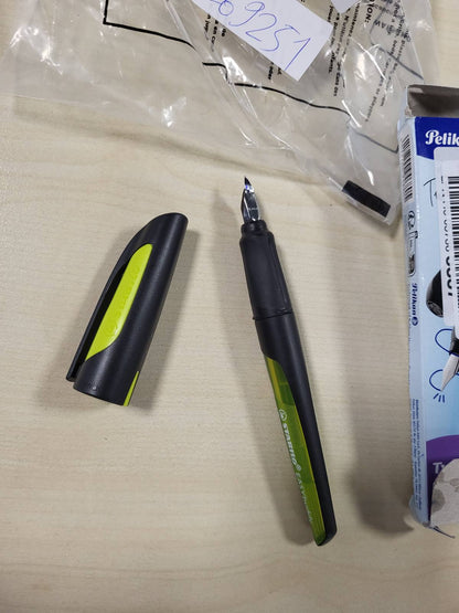 269251 - PELILKAN Stilograf Twist, majë çeliku inox, gjerësi mesatare, përfshirë fishekun e bojës, i zi
