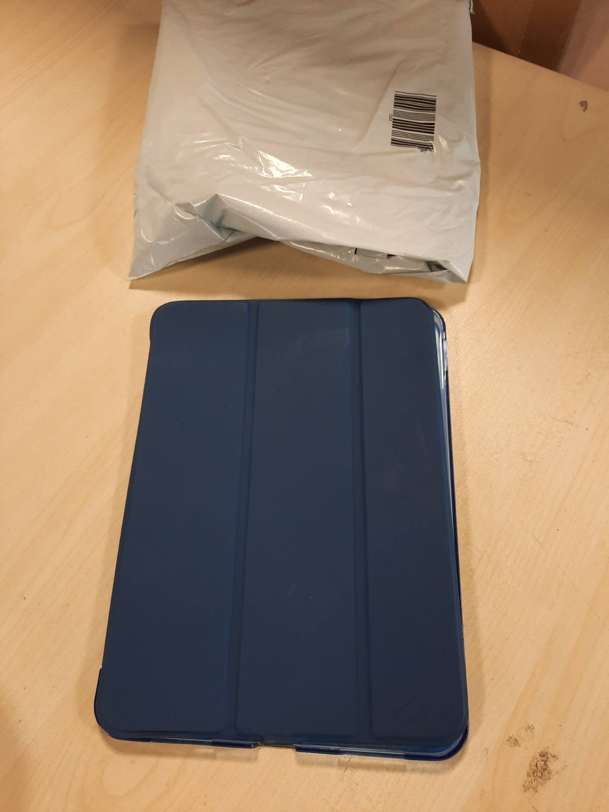 269334 - JETech Mbështjellës për iPad (A16) Gjenerata e 11-të/10-të (2025/2022), Mbështetëse e fortë me funksion automatik gjumë/zgjim, blu e errët