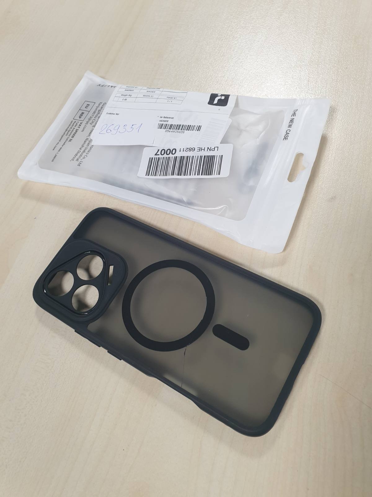269351 - EFFCOTUO Mbrojtëse magnetike për Honor 400 Lite me MagSafe, Silikon i butë rezistent ndaj rënieve + Mbrojtëse akrilike e mbuluar me akull, Mbrojtëse e pasme mat transparente, Mbrojtëse e hollë rezistente ndaj goditjeve - e zezë