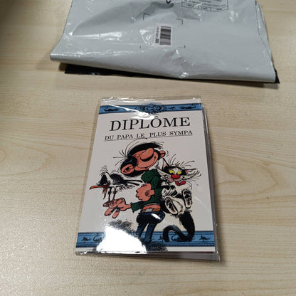 269568 - KARTË E DYFISHTË GLDP-7009 GASTON LAGAFFE me ZARF, Diplomë "Babai Më i Mirë" - Mace dhe Pulëbardhë - Për Ditëlindje ose Ditën e Babait