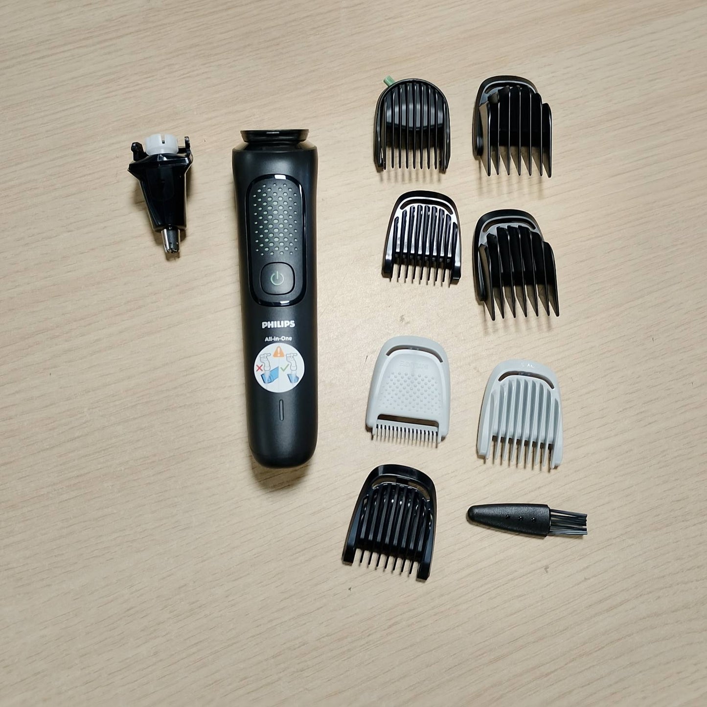 271165 - PHILIPS Makinë prerëse gjithçka-në-një Multigroom Series 3000 9-në-1, Modeli MG3946/15, tehe vetë-mprehëse, 12 cilësime gjatësie
