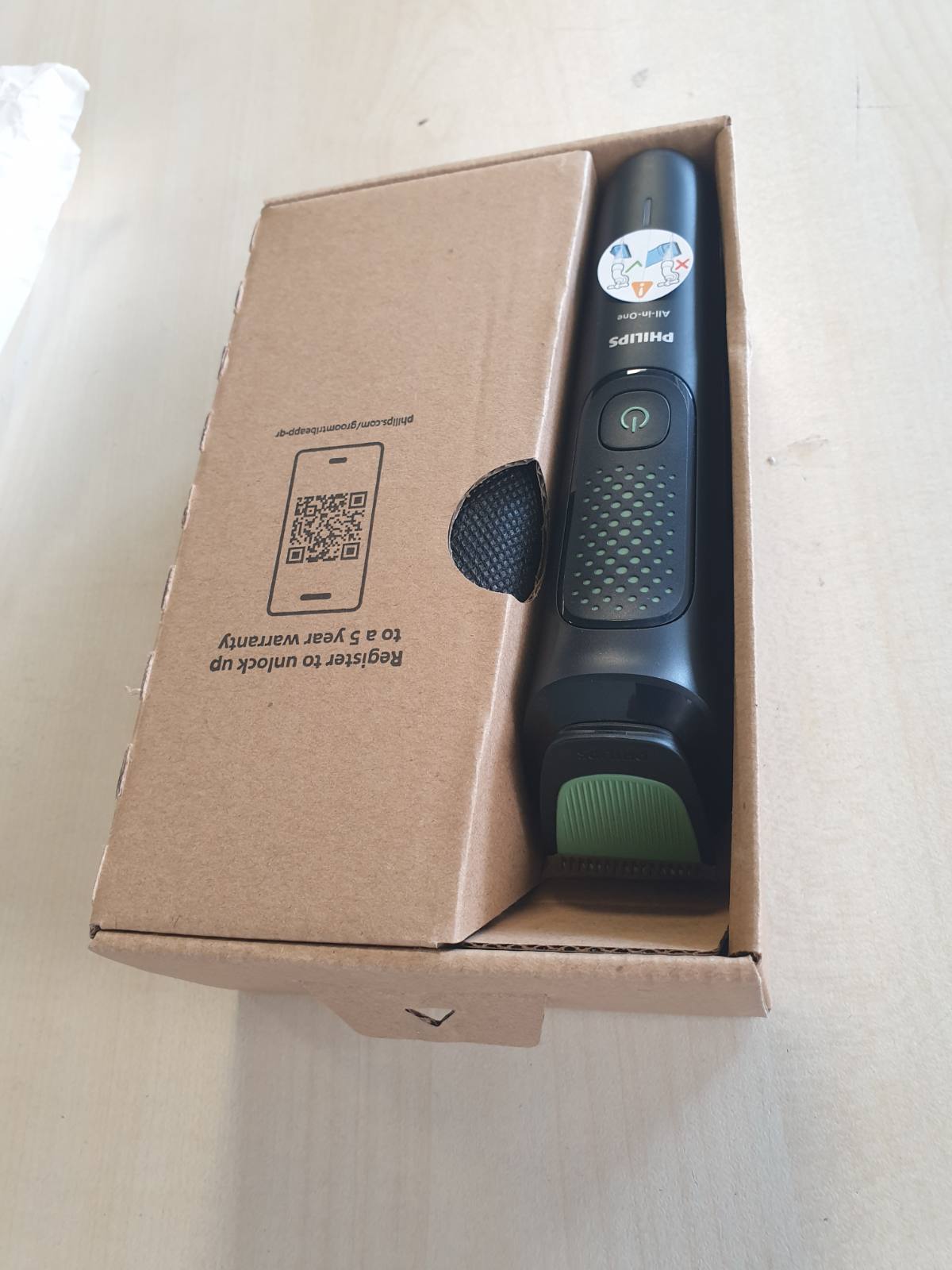 271166 - PHILIPS Makinë prerëse gjithçka-në-një Multigroom Series 3000 9-në-1, Modeli MG3946/15, tehe vetë-mprehëse, 12 cilësime gjatësie