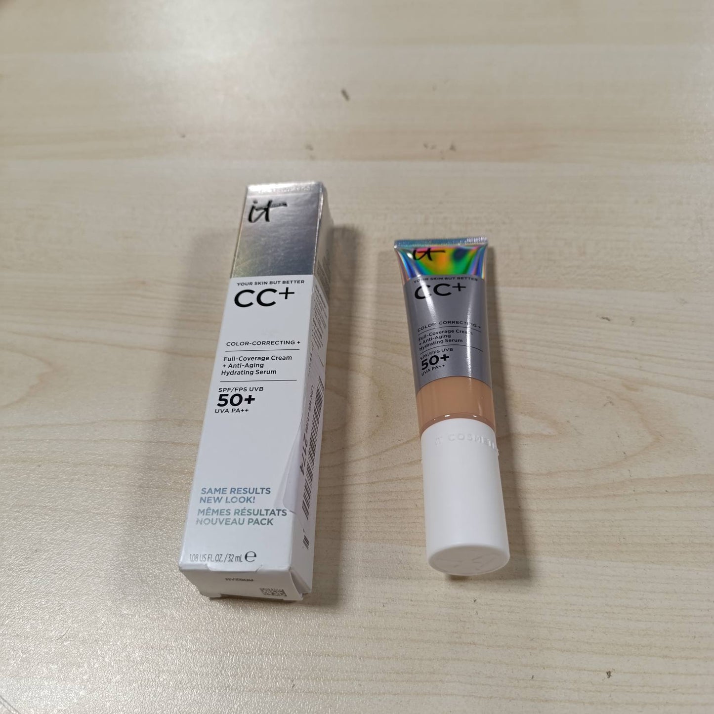 271383 - iT COSMETICS, Krem CC+ dhe Fondatinë Anti-Plakje, Mbulim i Lartë, I papërshkueshëm nga uji, Përfundim Natyral, Formulë me Peptide, Kolagjen dhe Vitamina, Nuanca: E Çelët Mesatare, 32 ml
