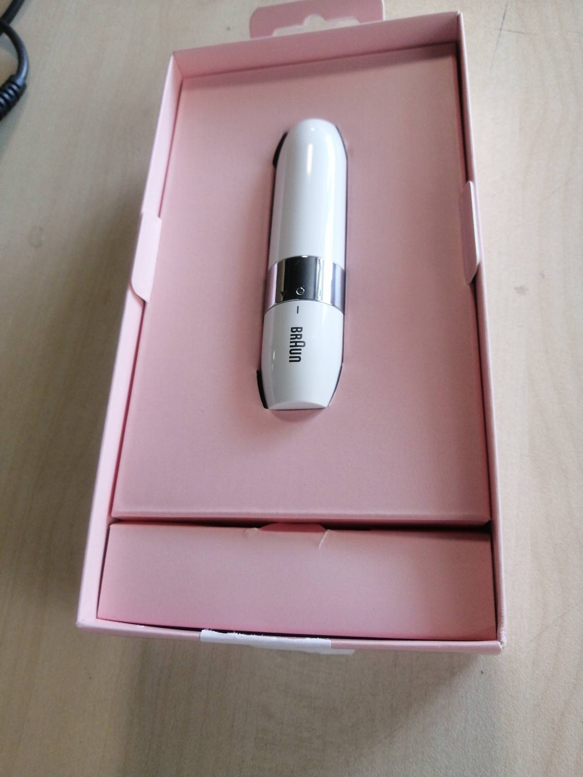 271642 - BRAUN Depilator elektrik për fytyrën për femra, me prerës preciz, heqës elektrik i qimeve për fytyrën, mustaqet, mjekrën dhe faqet, i përshtatshëm për zonën e bikinive, FS1000 i bardhë