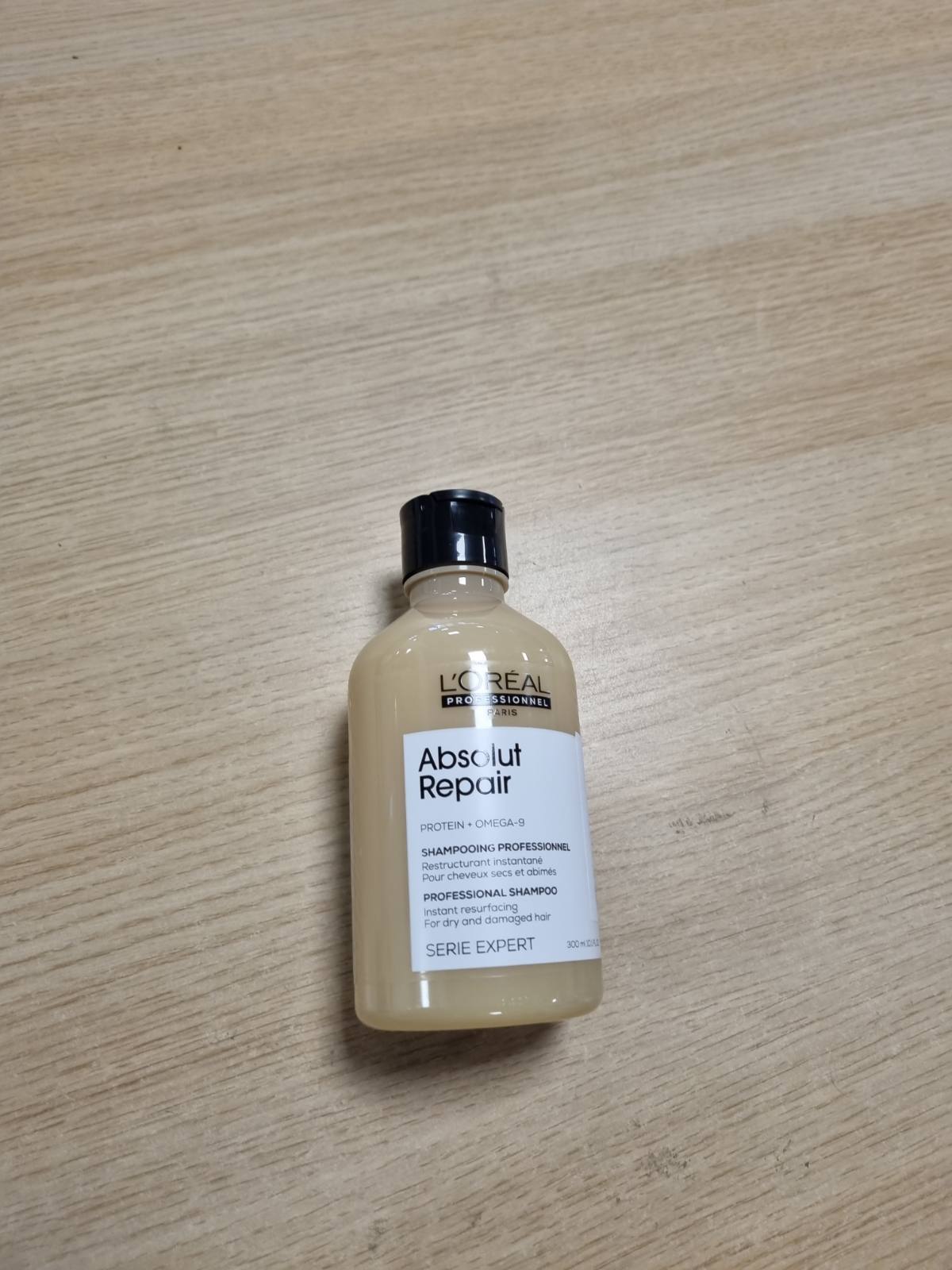 271881 - L'ORÉAL PROFESSIONNEL PARIS SHAMPO PROFESIONALE ABSOLUT REPAIR SERIE EXPERT PËR FLOKË TË THARË DHE TË DËMTUAR, 300 ML