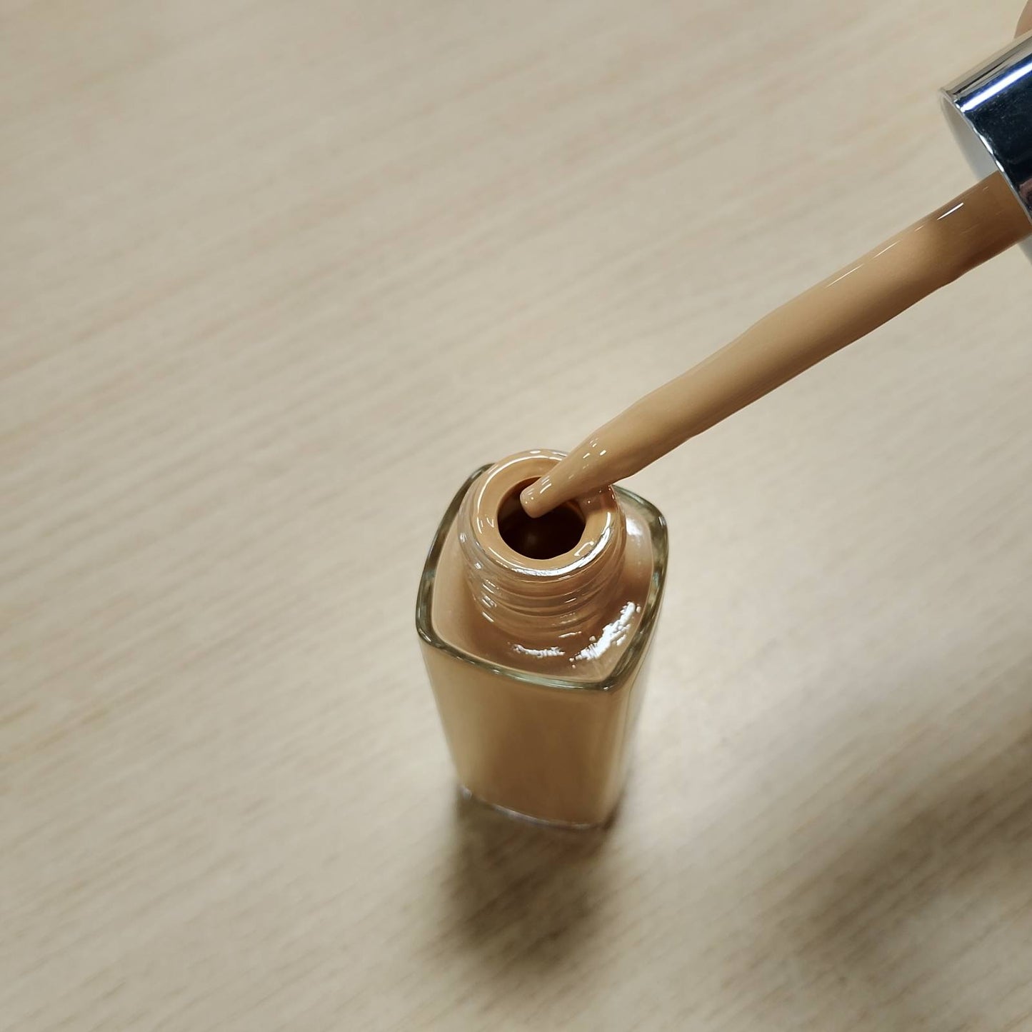 271924 - L'ORÉAL PARIS Serum i Ngjyrosur Accord Parfait, 1% Acid Hialuronik të Pastër dhe 7% Glicerinë, Përfundim Natyral, Mesatar (4-5)