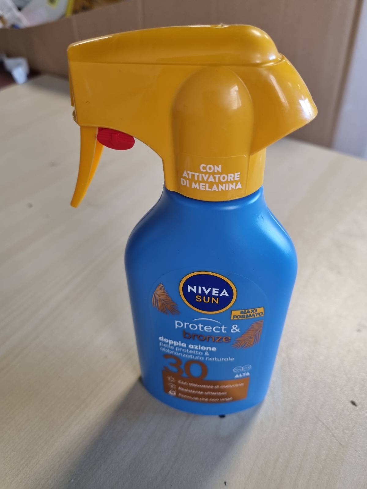 271940 - NIVEA SUN Krem Spray Maxi Mbrojtës & Bronze SPF 30, 270 ml