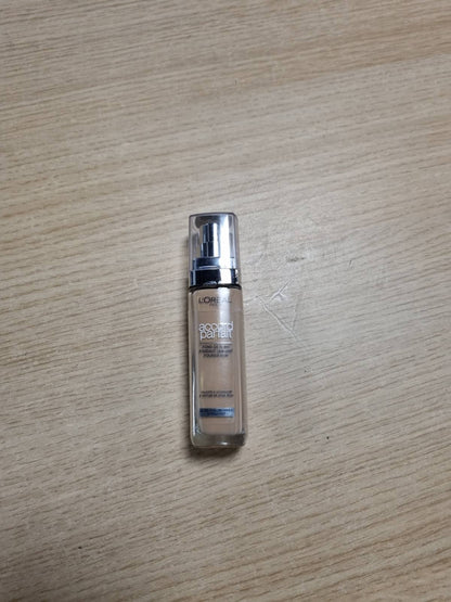272042 - L'ORÉAL PARIS FONDATINË E LËNGSHME, HIDRATIM 24 ORËSH, FORMULË ME ACID HIALURONIK, TË GJITHA LLOJTE E LËKURËS, NUANCA: BEZHË E ARTË (3.D), 30 ml