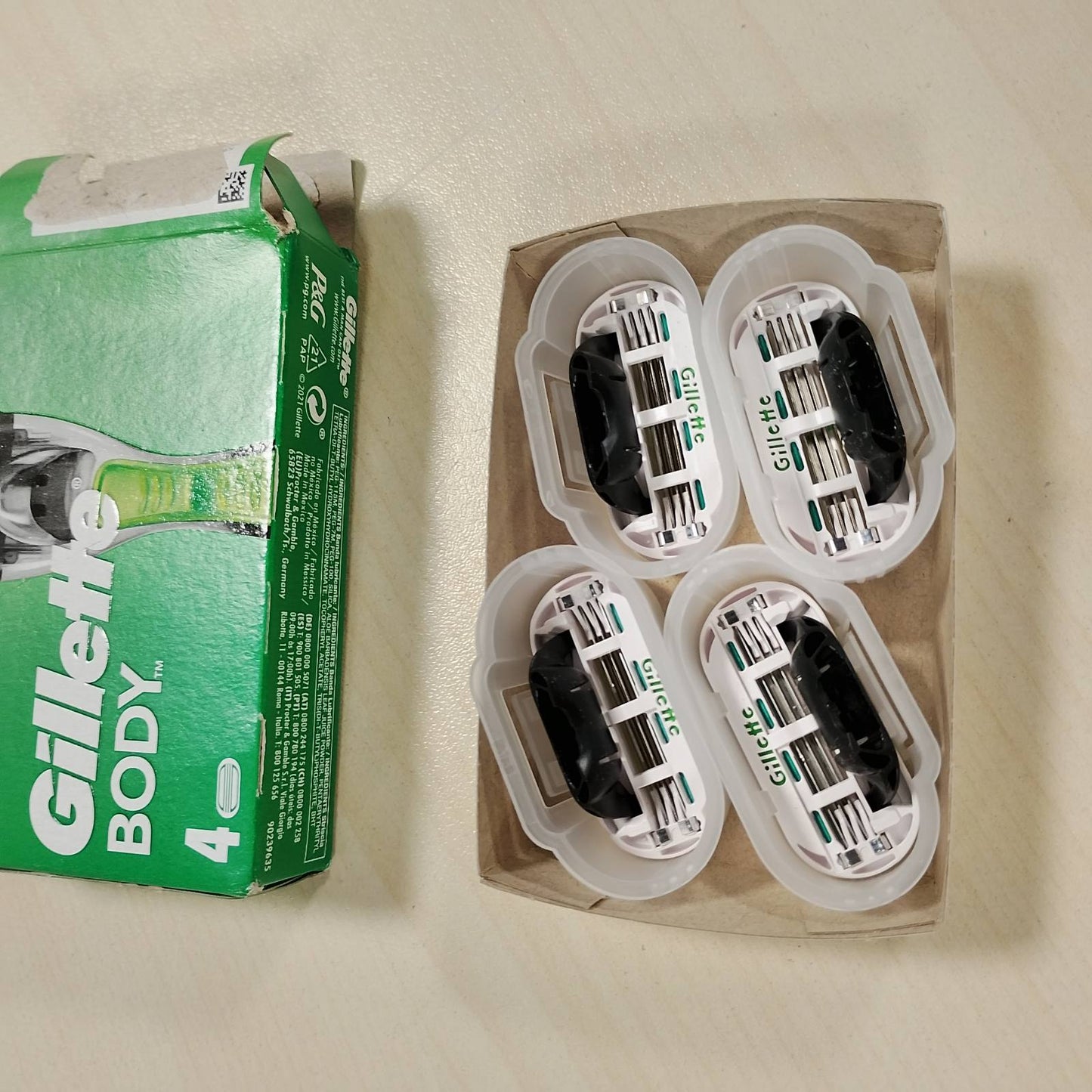 272055 - GILLETTE Brisqe rroje Gillette për burra, 4 tehe zëvendësuese origjinale me teh të trefishtë