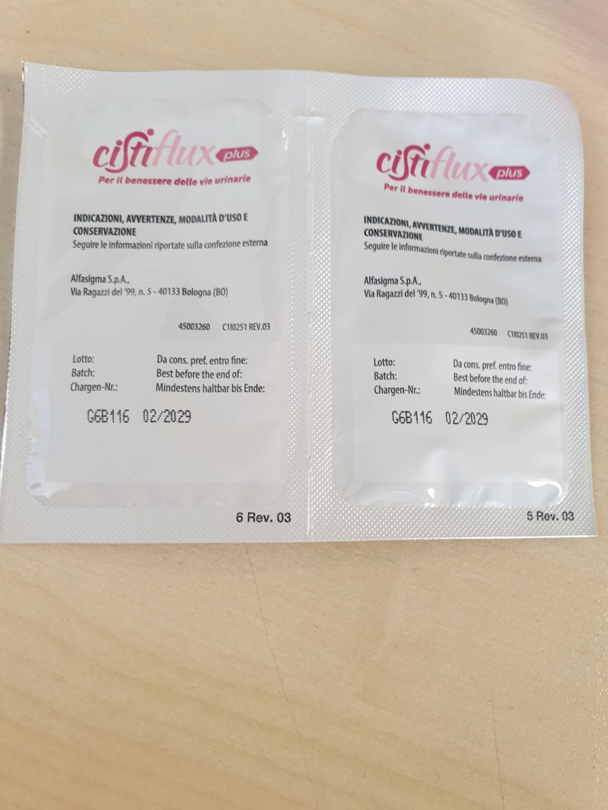 272070 - CISTIFLUX PLUS, Suplement me Ekstrakt Boronicë, Boronicë Amerikane dhe D-manozë, 14 Bustina, Aromë Manaferrash të Egra