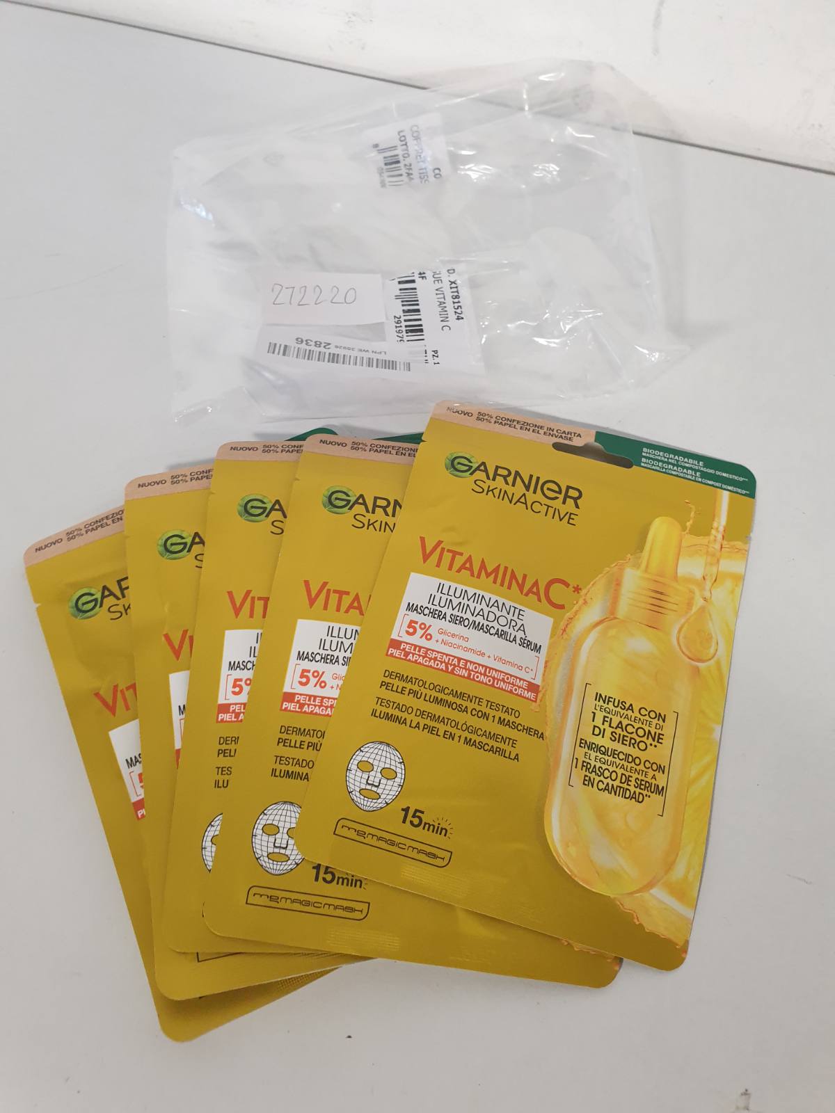 272220 - GARNIER Maska Skin Active Hydra Bomb, Hidratuese dhe Ndriçuese, Me Vitaminë C dhe Acid Hialuronik, Pako me 5 copë