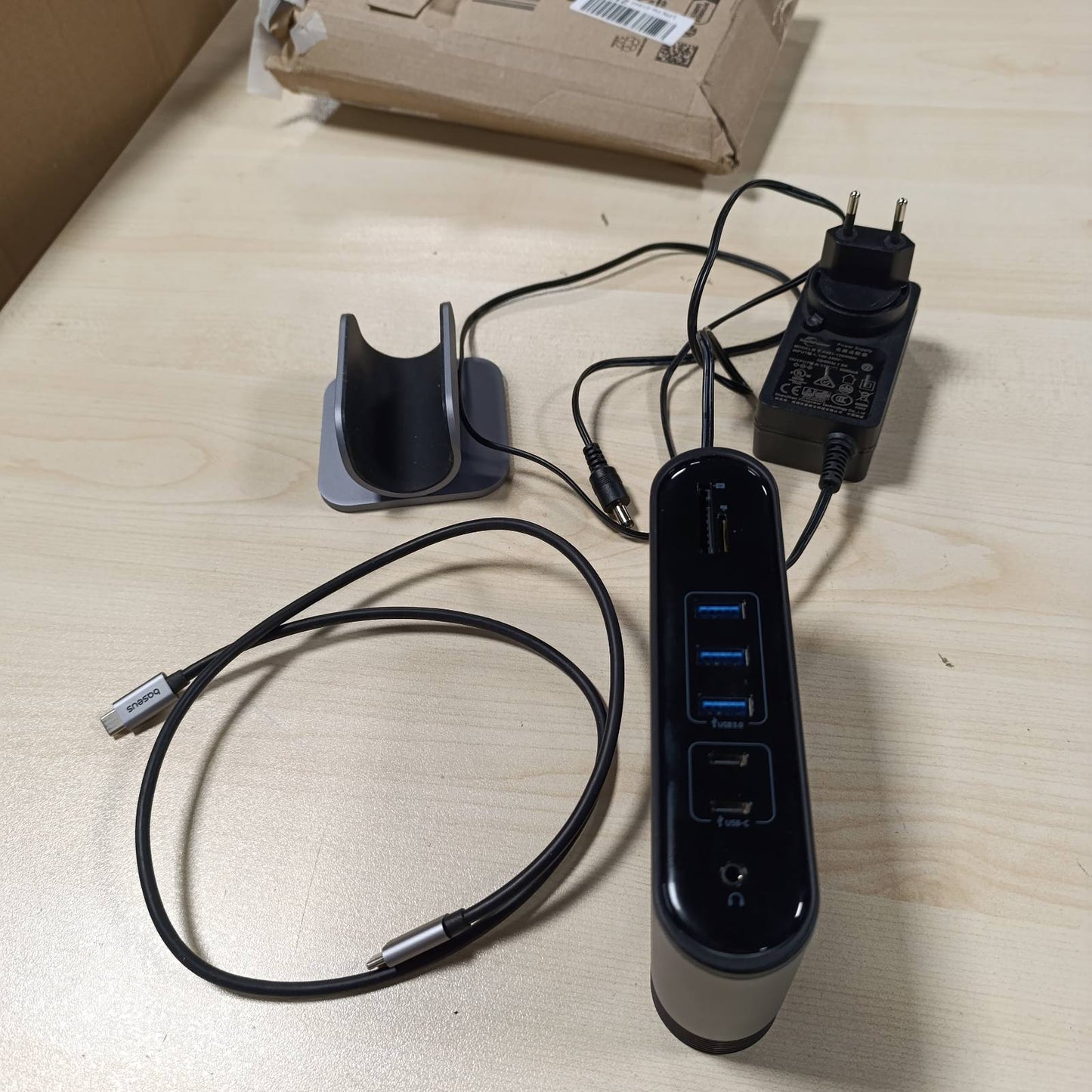 272683 - BASEUS 17-në-1 Stacion Docking, 4K HDMI*2 DP*1, PD 100W, USB 3.0*3, LAN, lexues kartash SD/TF, qendër lidhjeje audio