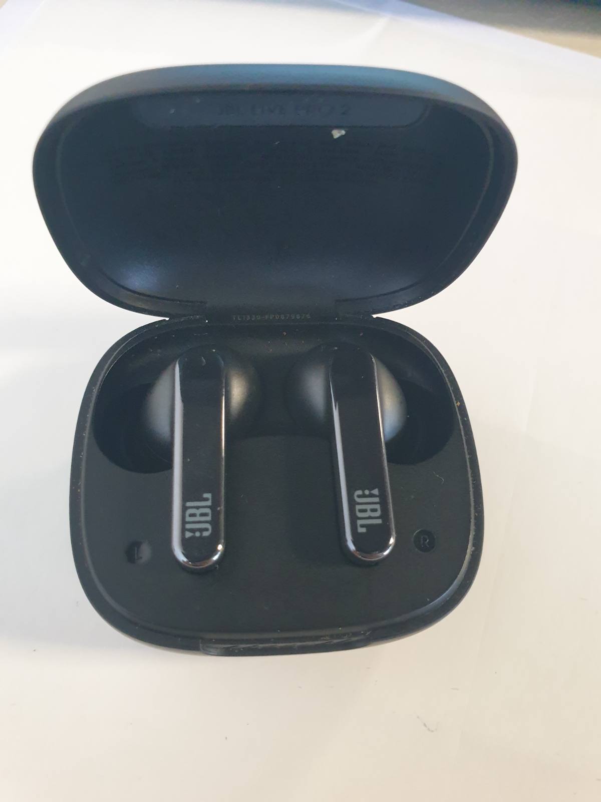 272710 - JBL LIVE PRO 2 TWS – Kufje pa tel, të papërshkueshme nga uji dhe me anulim zhurmash, në të zezë – Kapacitet deri në 40 orë dëgjim